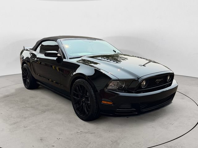 Used 2014 Ford Mustang GT w/ Electronics Package RWD image 3