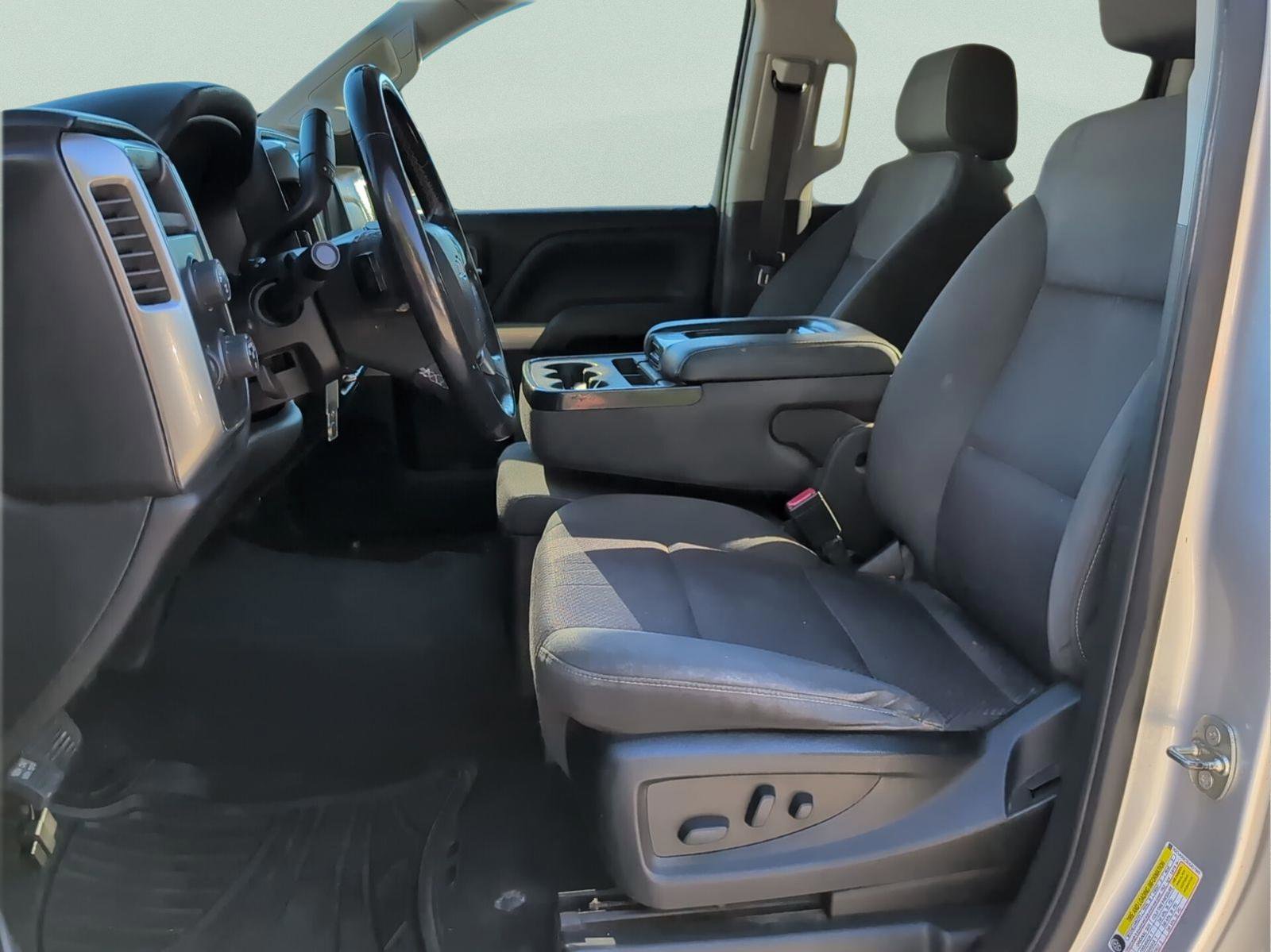 Used 2018 Chevrolet Silverado 1500 LT w/ All Star Edition image 26