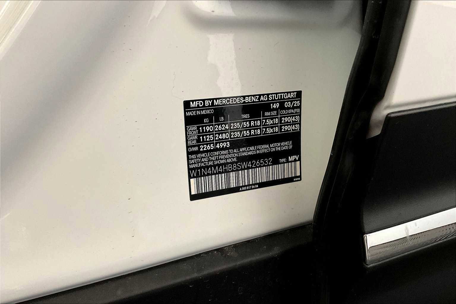 New 2025 Mercedes-Benz GLB 250 4MATIC image 13