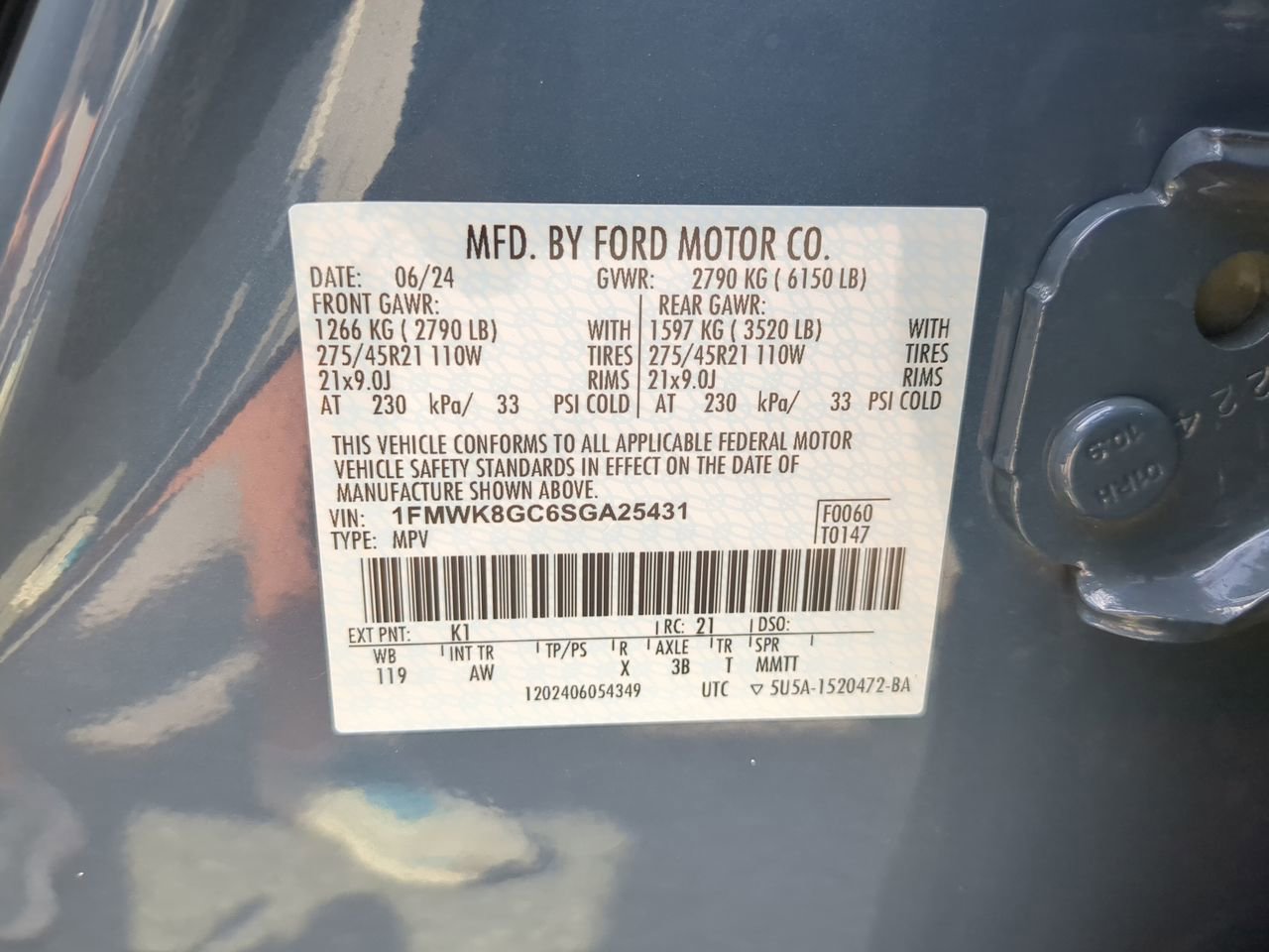 Used 2025 Ford Explorer ST AWD/4WD image 29