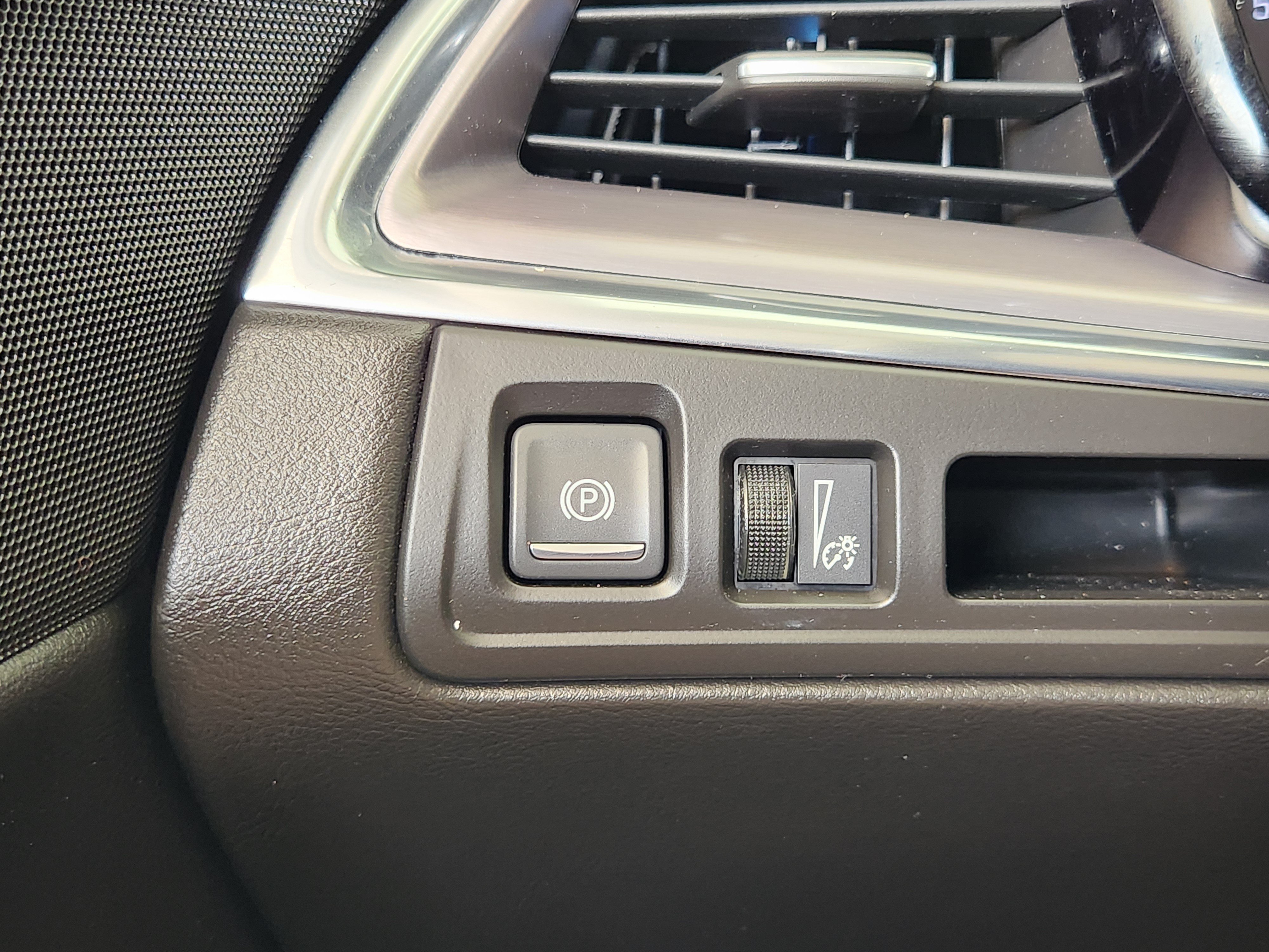Used 2019 Cadillac XT5 Luxury FWD image 23
