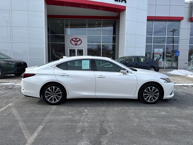 Used 2022 Lexus ES 350 image 2