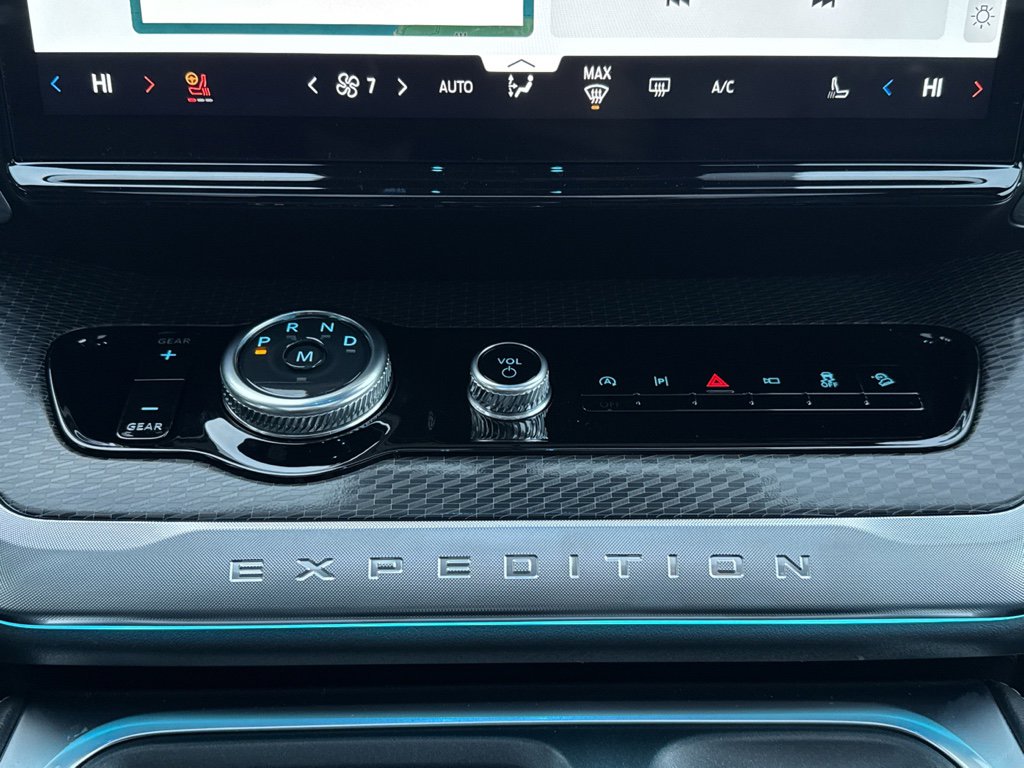 New 2025 Ford Expedition Max Platinum w/ Stealth Performance Package image 23