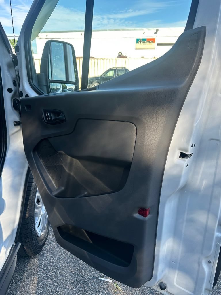 Used 2023 Ford E-Transit Medium Roof RWD image 31