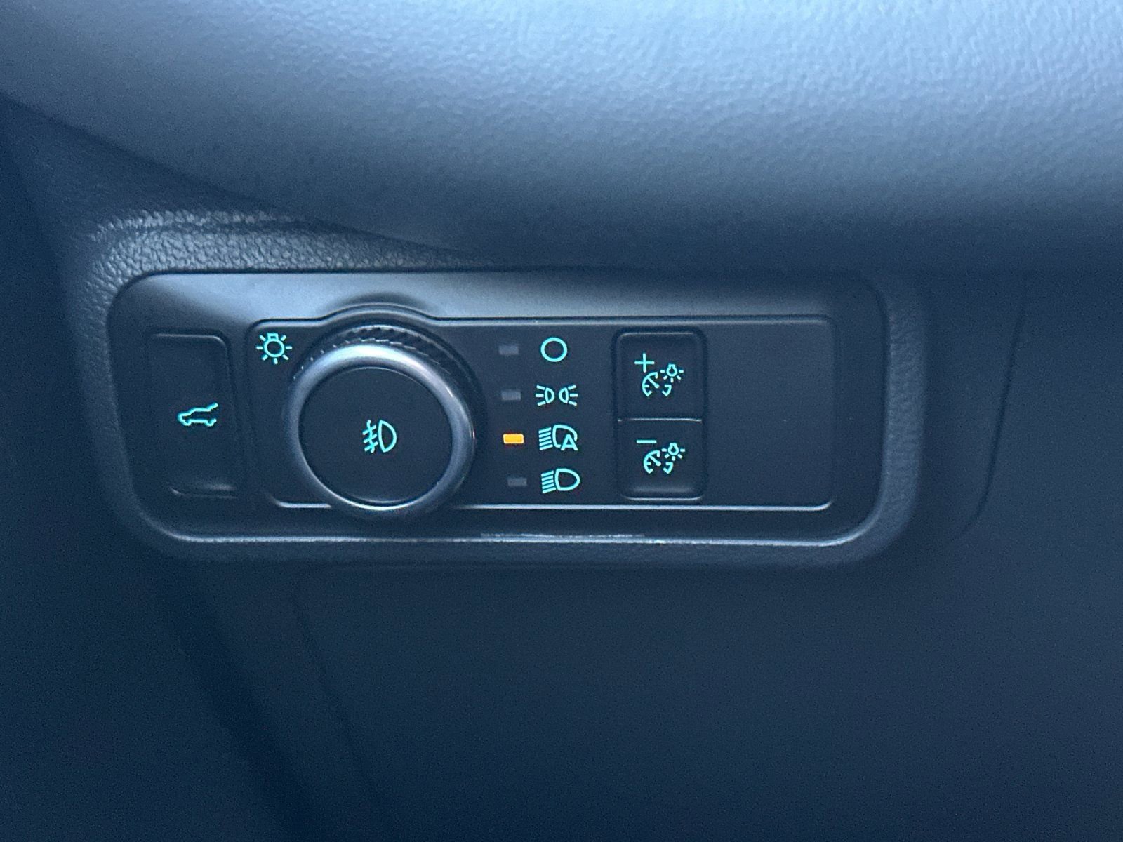 New 2026 Ford Explorer Active w/ Active Comfort Package RWD image 32