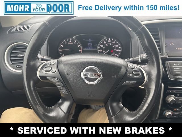 Used 2020 Nissan Pathfinder SV image 14