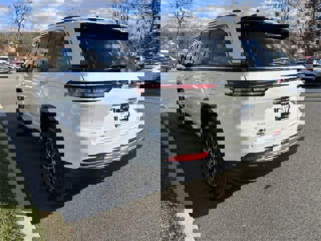 Certified 2024 Jeep Grand Cherokee Limited image 6