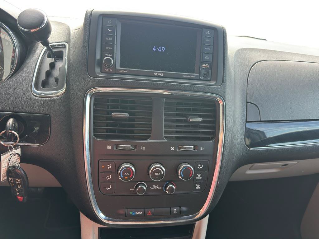 Used 2019 Dodge Grand Caravan SXT FWD image 4
