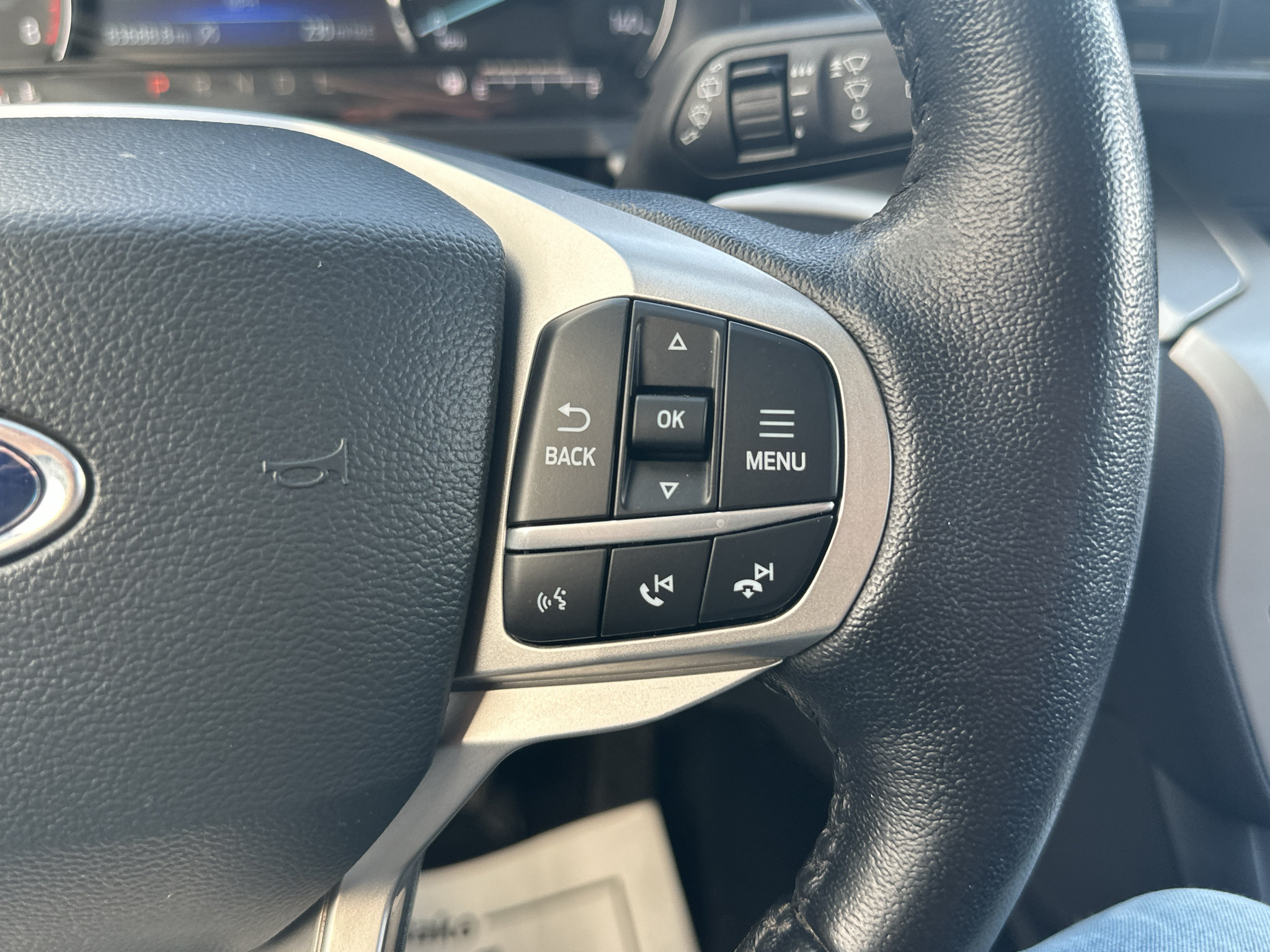 Used 2021 Ford Explorer XLT w/ Equipment Group 202A AWD/4WD image 12