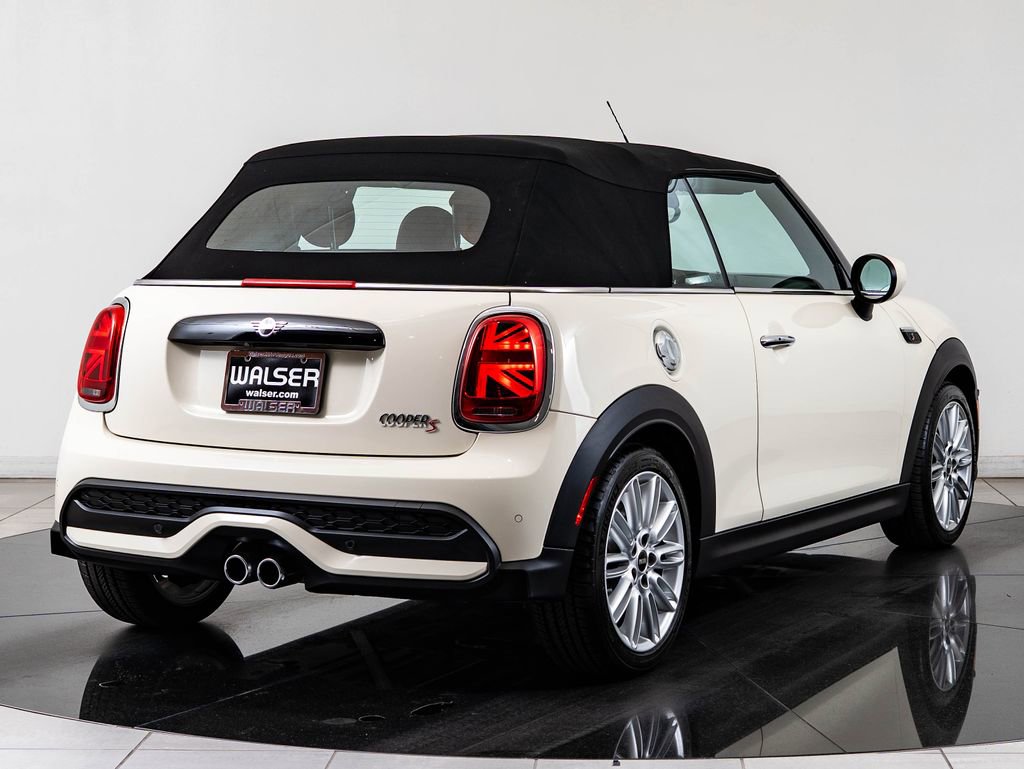 Used 2022 MINI Cooper S w/ Driver Assistance Package FWD image 11