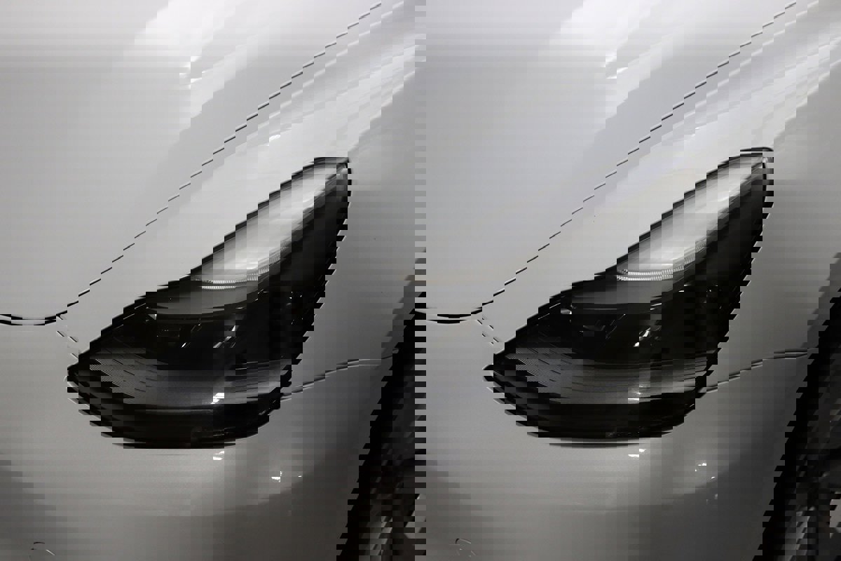 Used 2023 Tesla Model 3 Standard Range image 5