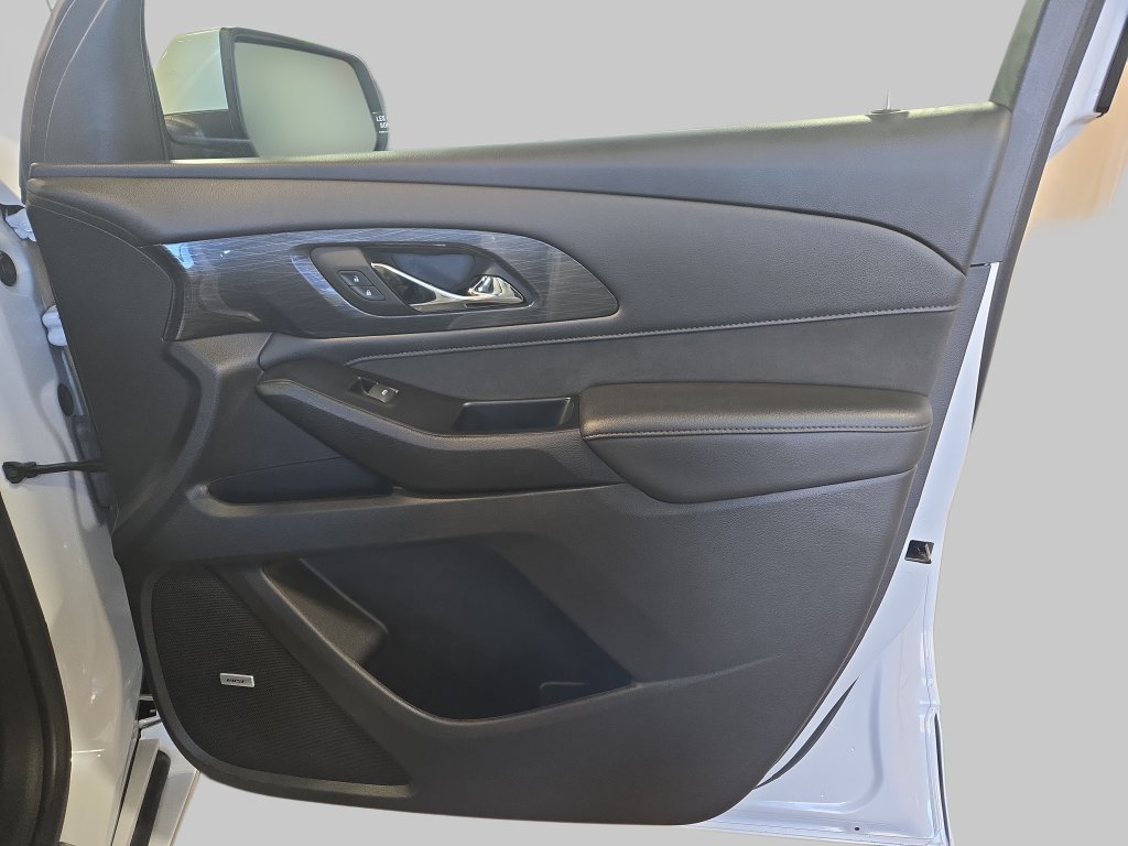 Used 2023 Chevrolet Traverse High Country AWD/4WD image 11
