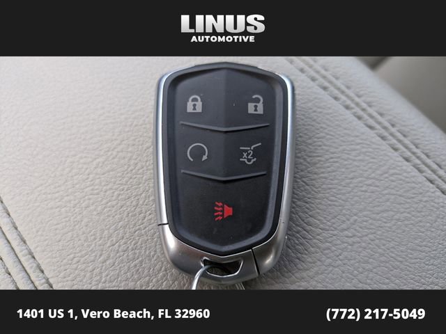 Used 2023 Cadillac XT4 Luxury w/ Cold Weather Package image 32