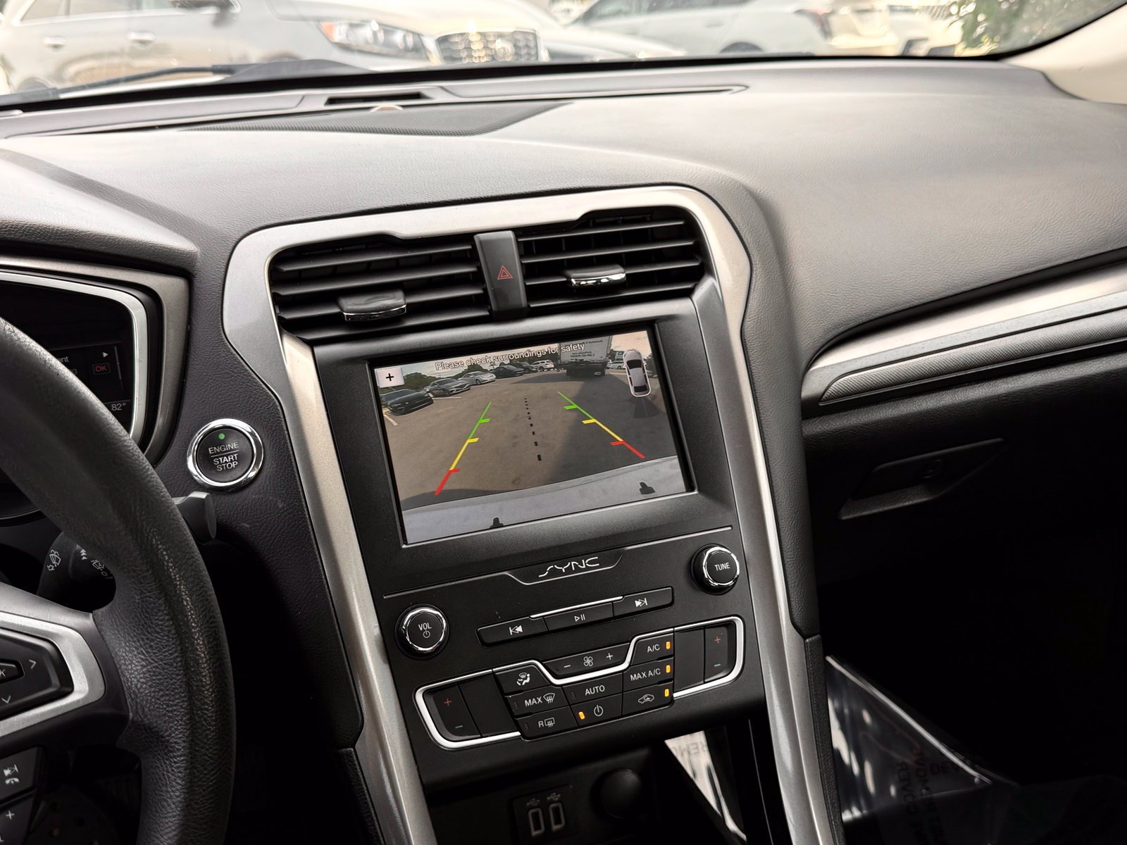 Used 2019 Ford Fusion SE FWD image 30