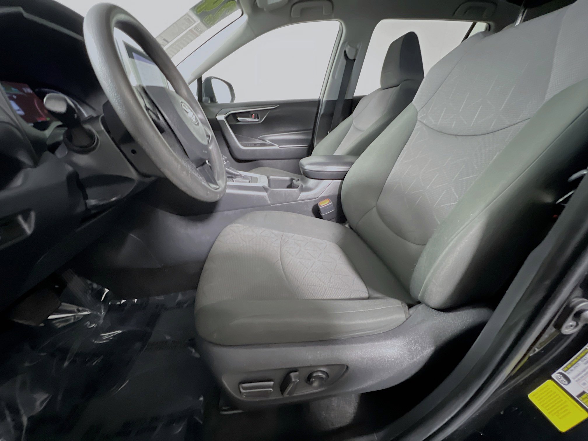 Used 2024 Toyota RAV4 XLE image 15