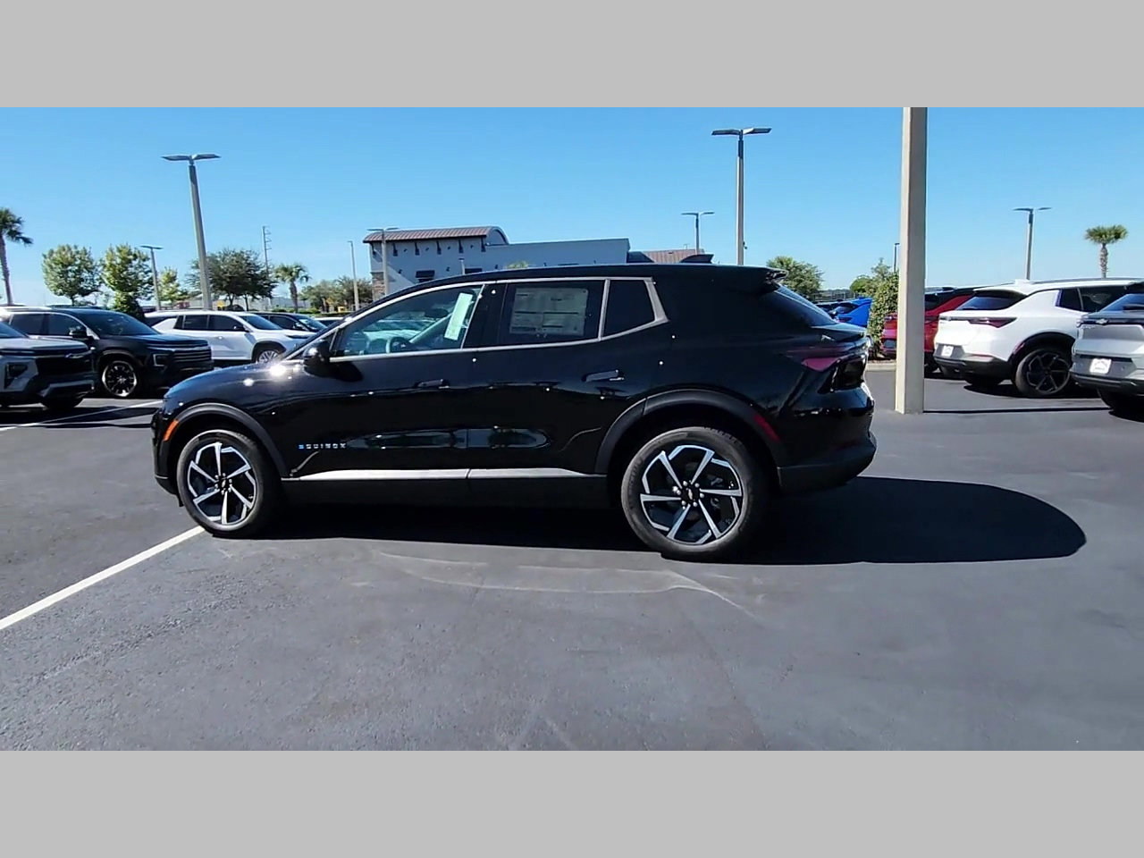 New 2026 Chevrolet Equinox EV LT image 15