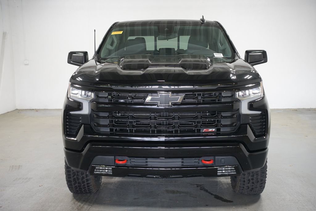 Used 2024 Chevrolet Silverado 1500 LT Trail Boss w/ Convenience Package II AWD/4WD image 2
