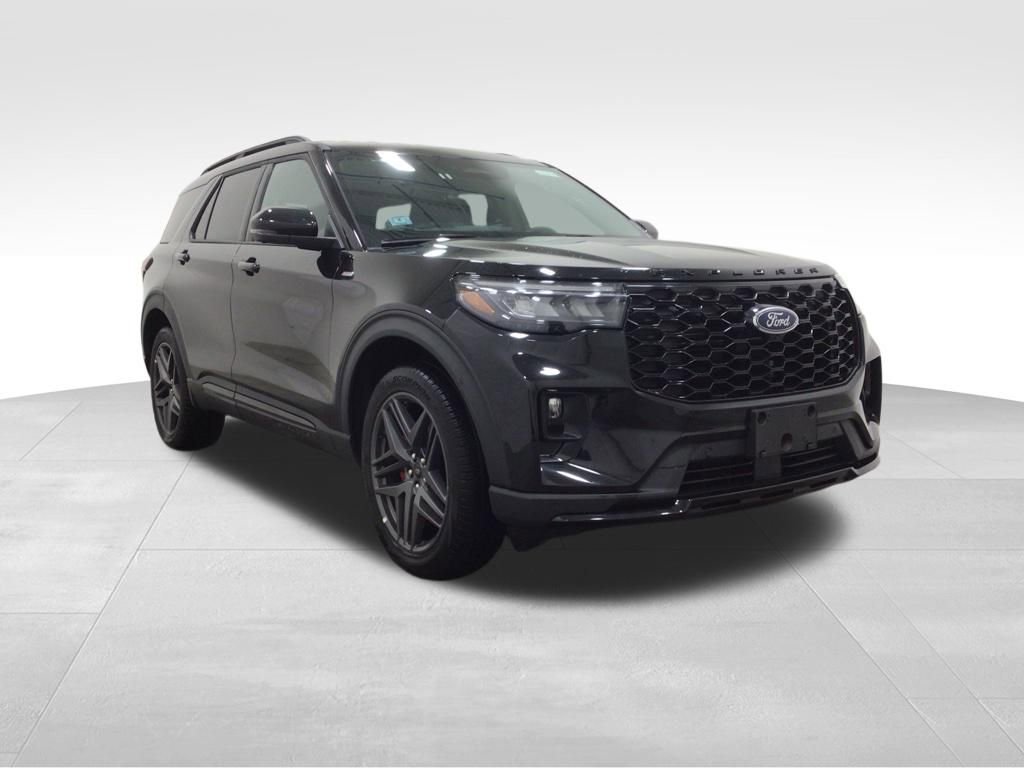 Used 2025 Ford Explorer ST-Line w/ ST-Line Street Pack AWD/4WD image 5