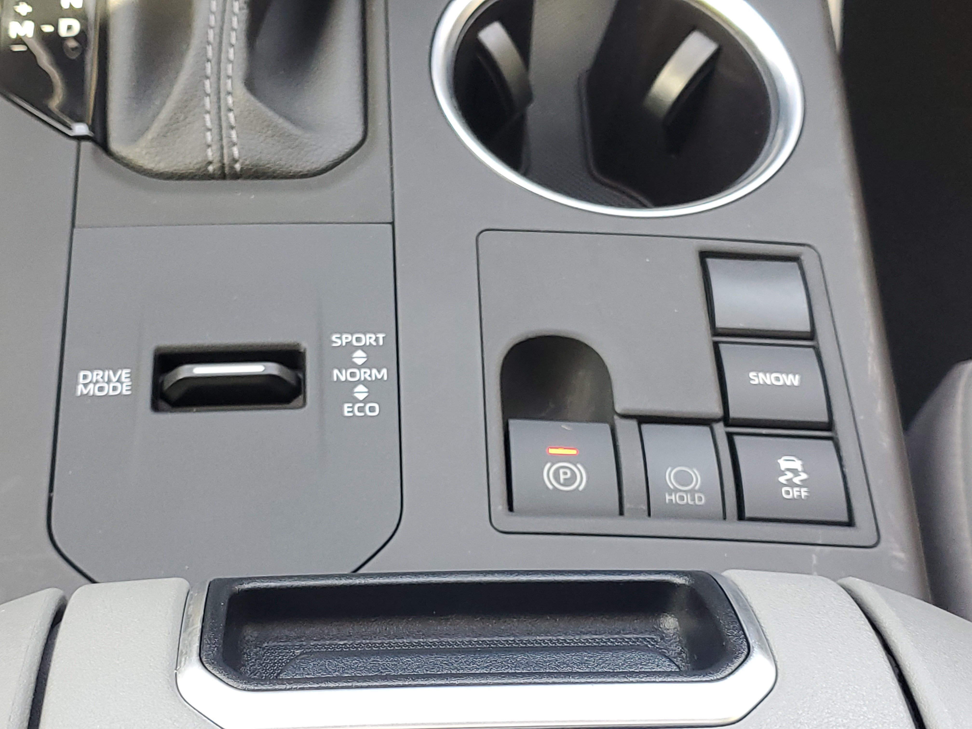 Used 2024 Toyota Highlander XLE FWD image 30