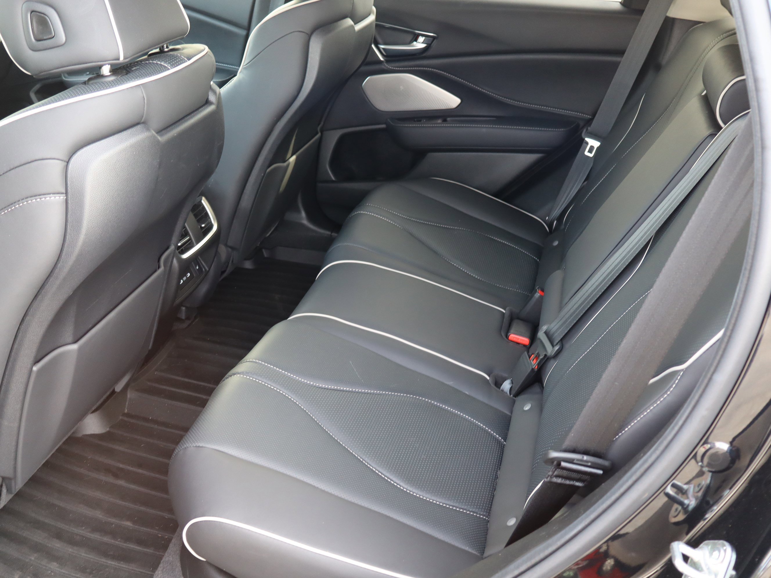 Used 2025 Acura RDX SH-AWD w/ Advance Package image 32