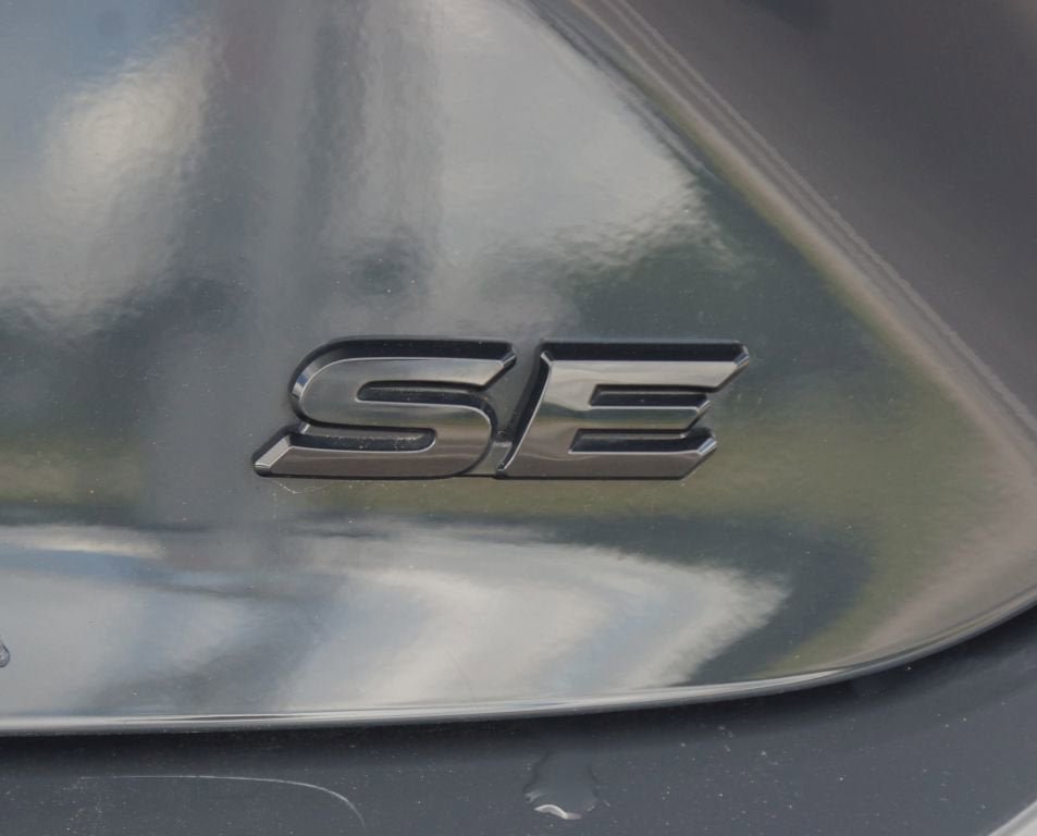 Used 2025 Toyota Camry SE w/ Convenience Package FWD image 19