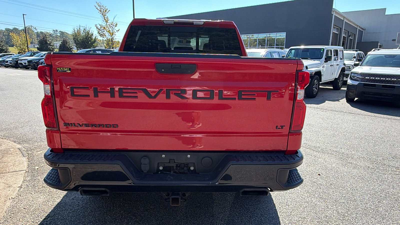 Used 2021 Chevrolet Silverado 1500 LT Trail Boss w/ Convenience Package II AWD/4WD image 9