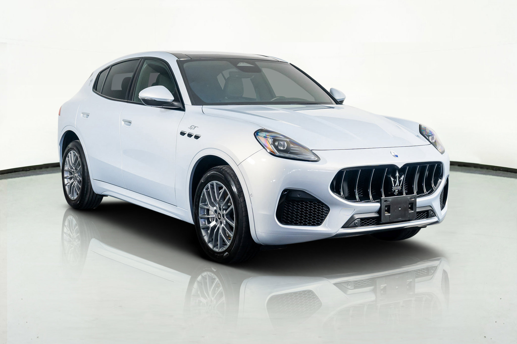 Used 2023 Maserati Grecale GT image 4