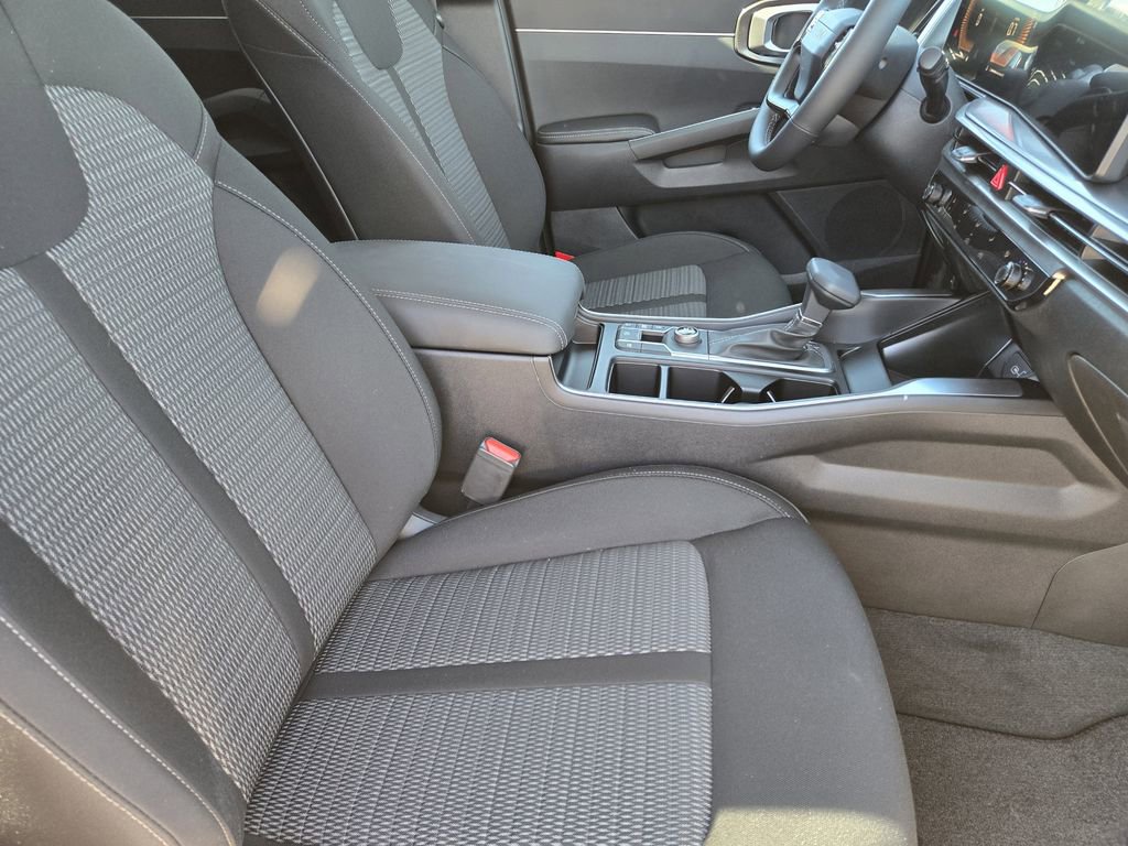 New 2026 Kia Sorento LX image 10