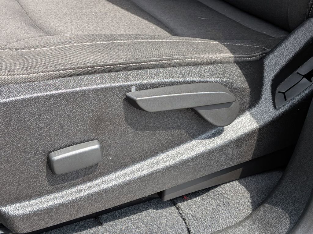 Used 2019 GMC Canyon SLE w/ Elevation Edition RWD image 16