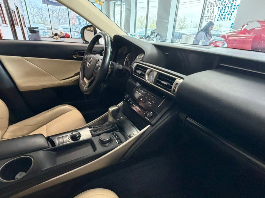 Used 2014 Lexus IS 250 w/ Premium Package RWD image 31