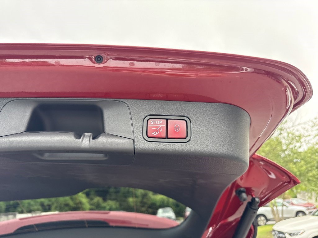 Certified 2025 Mercedes-Benz GLB 250 image 16