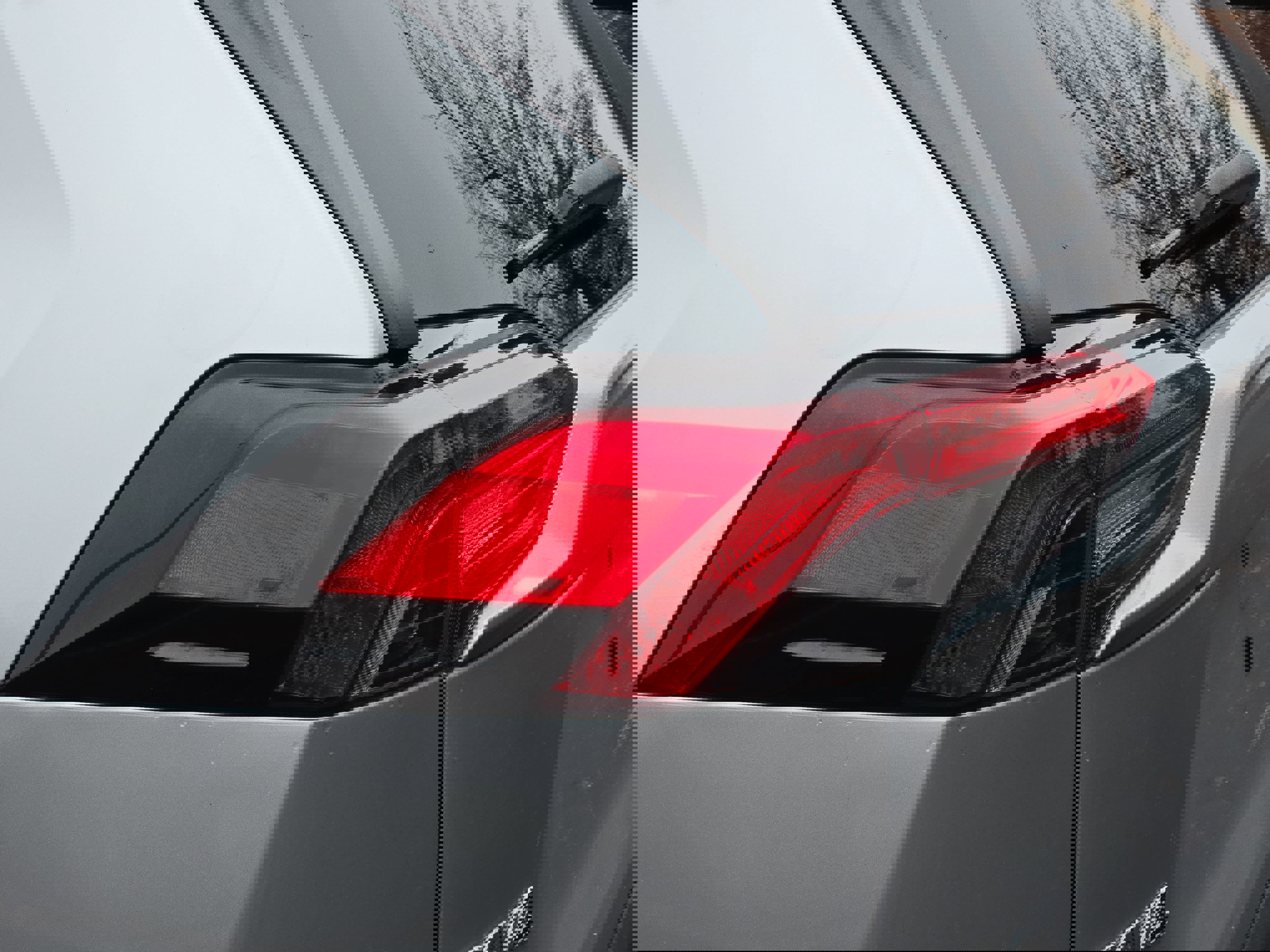 Used 2019 Toyota RAV4 LE image 32