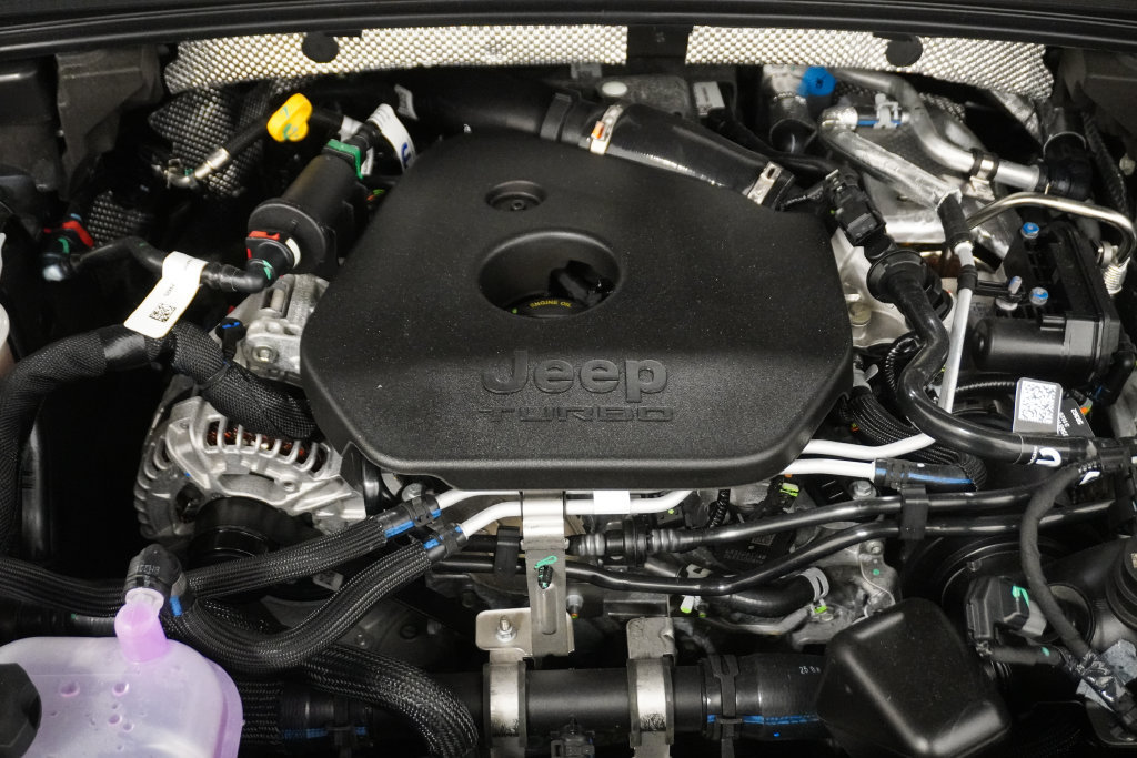 New 2026 Jeep Grand Cherokee Altitude AWD/4WD image 9