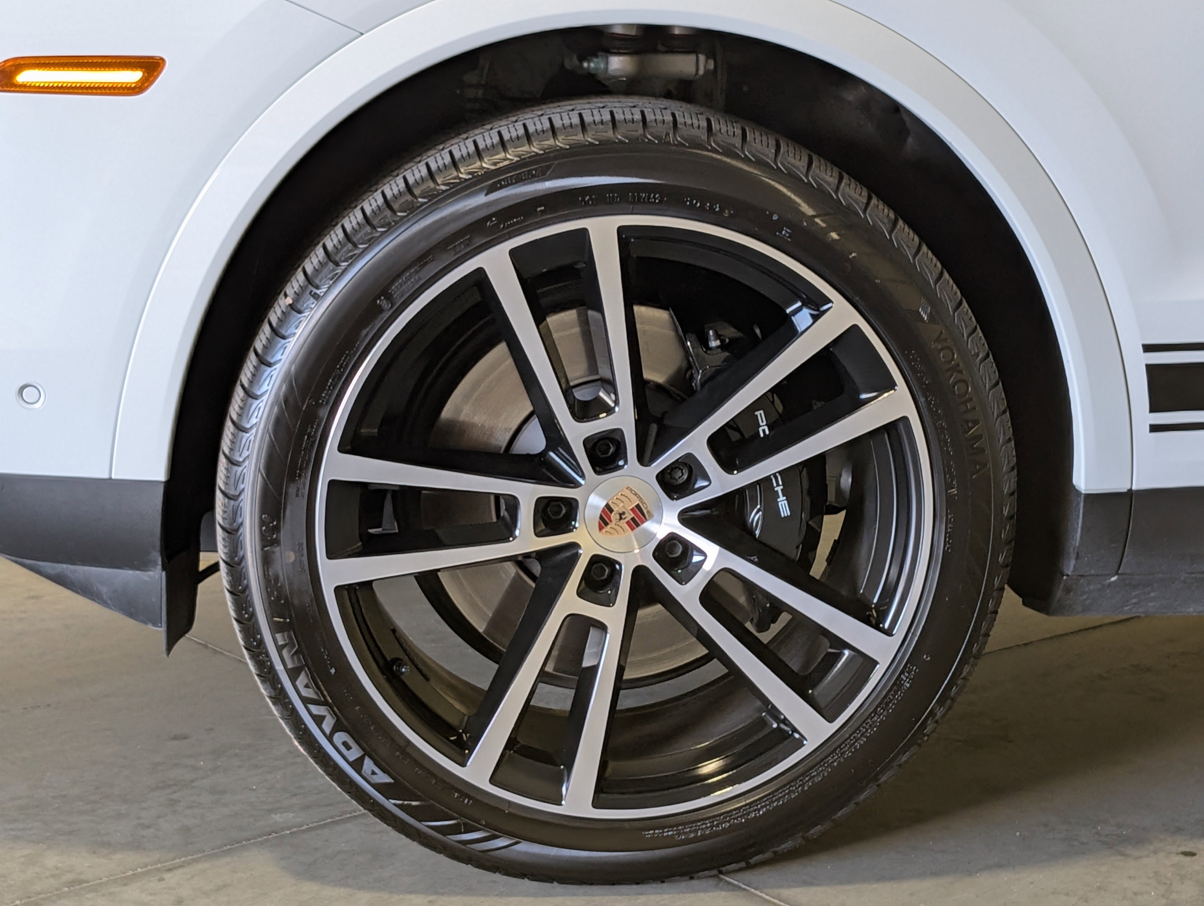 Certified 2025 Porsche Cayenne Coupe image 15