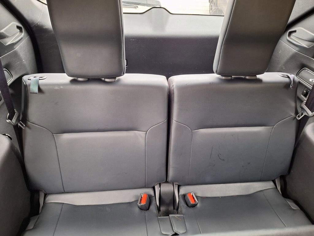 Used 2024 Mitsubishi Outlander SE Black Edition image 25