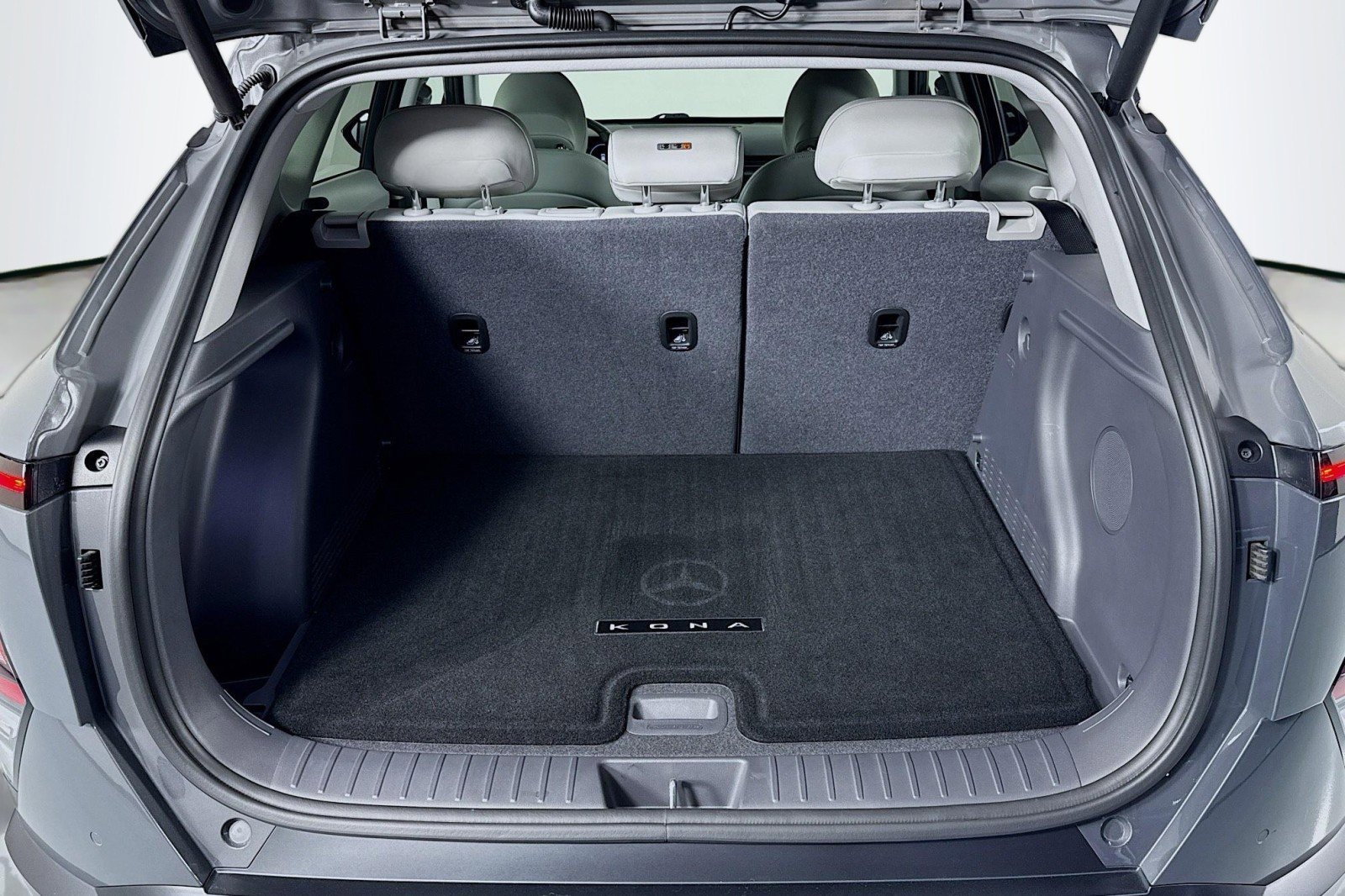 Used 2025 Hyundai Kona Limited image 23