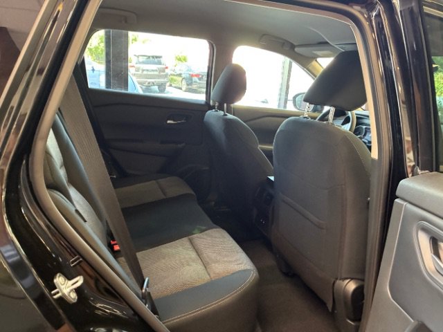 Used 2026 Nissan Rogue SV FWD image 37
