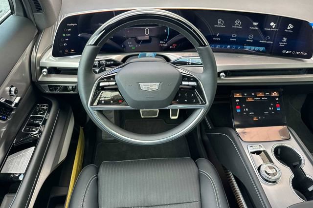 New 2026 Cadillac Vistiq Luxury w/ LPO, Floor Liner Package image 14