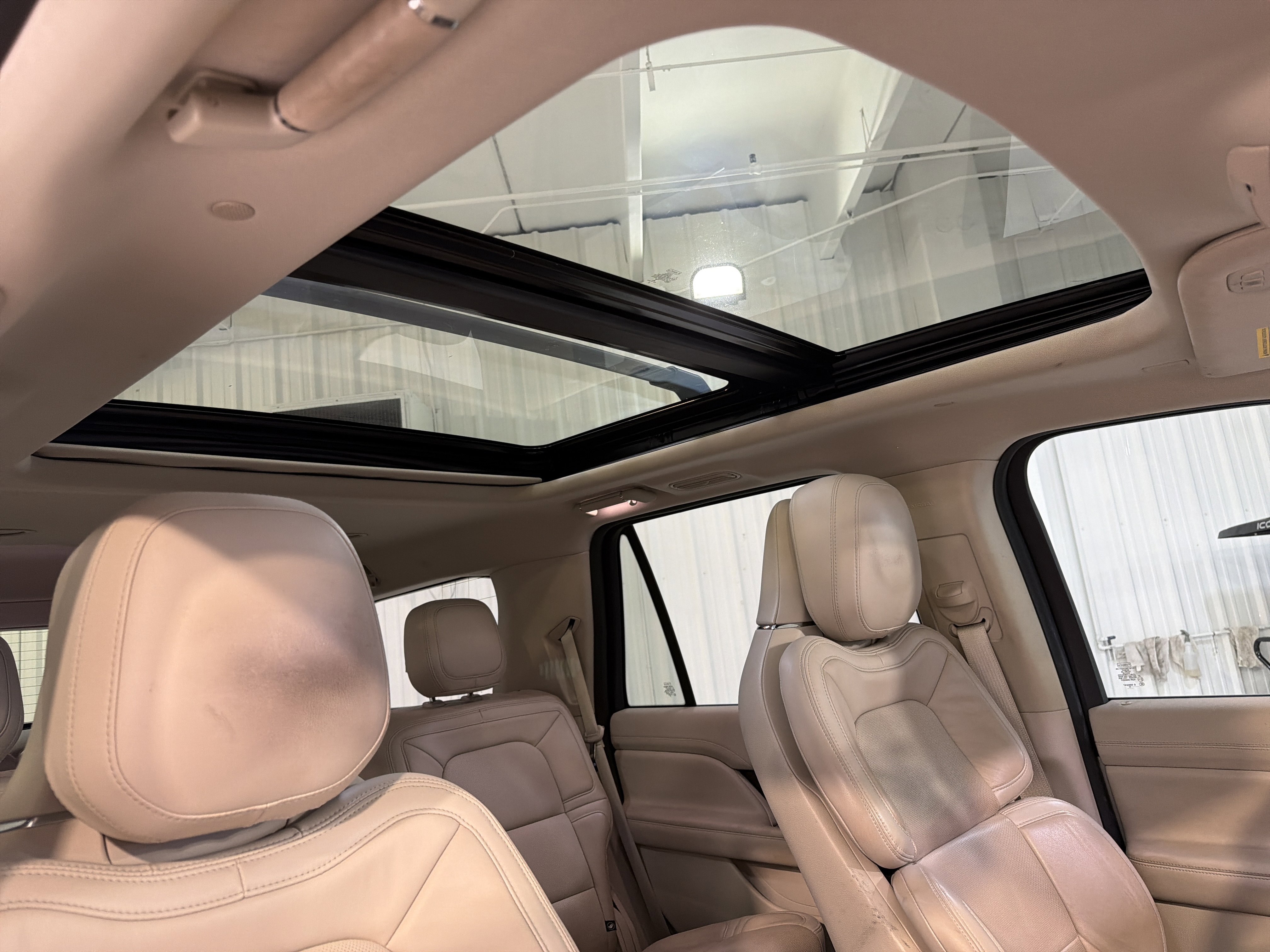 Used 2020 Lincoln Navigator Reserve w/ Luxury Package RWD image 14