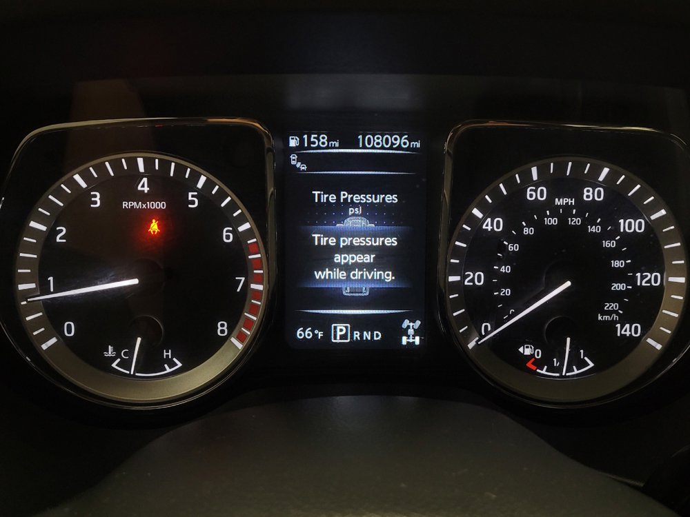 Used 2017 Nissan Titan SV AWD/4WD image 23