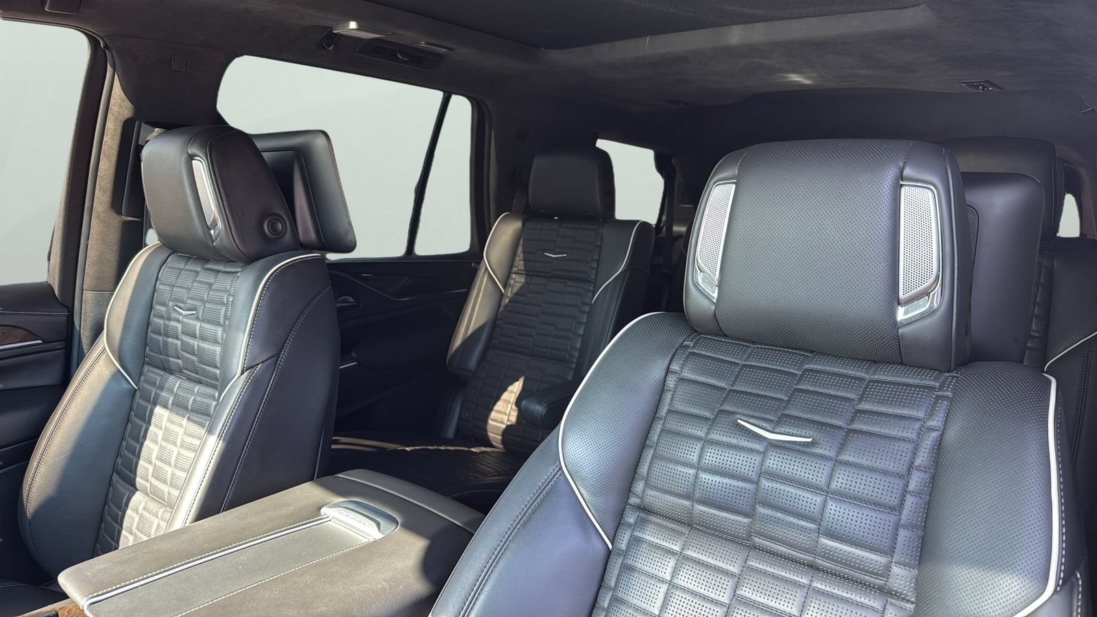 Used 2024 Cadillac Escalade Sport Platinum AWD/4WD image 9