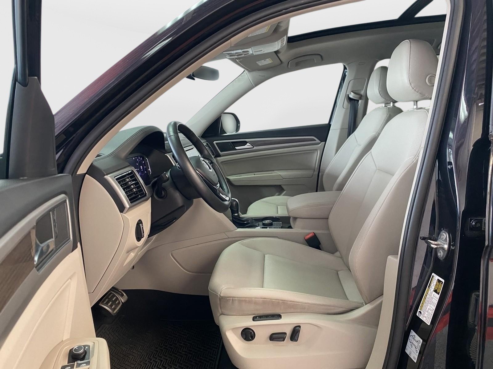 Used 2019 Volkswagen Atlas SEL R-Line AWD/4WD image 23