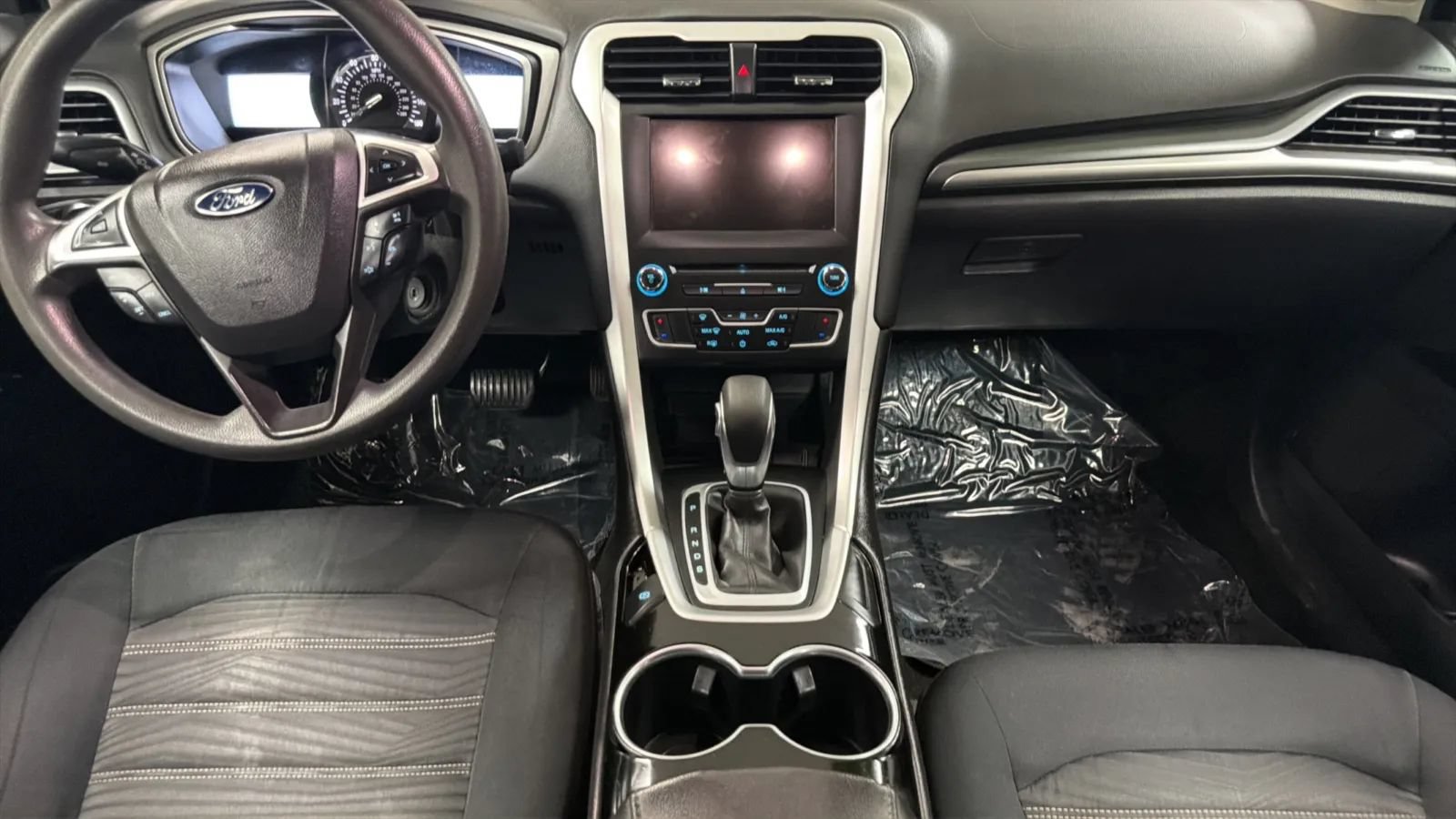 Used 2016 Ford Fusion SE FWD image 15