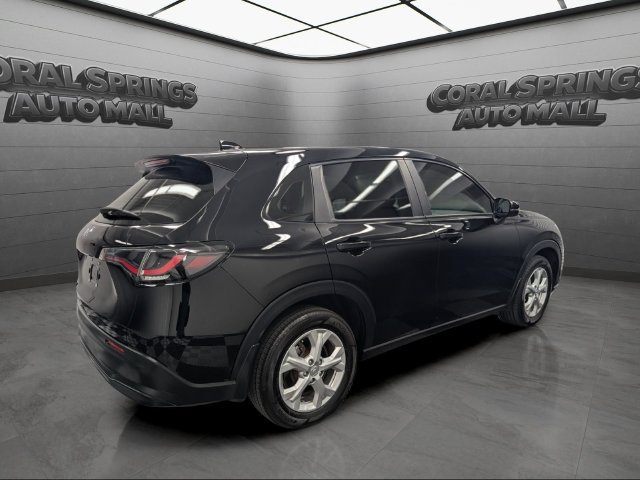 Used 2025 Honda HR-V LX image 7