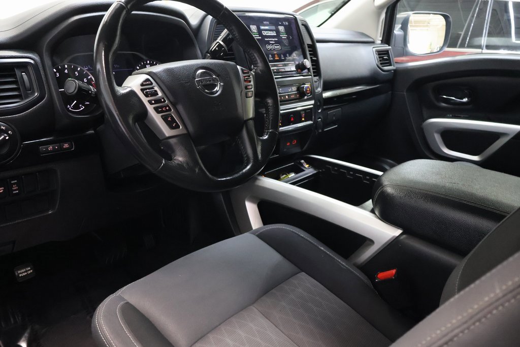 Used 2022 Nissan Titan SV image 17