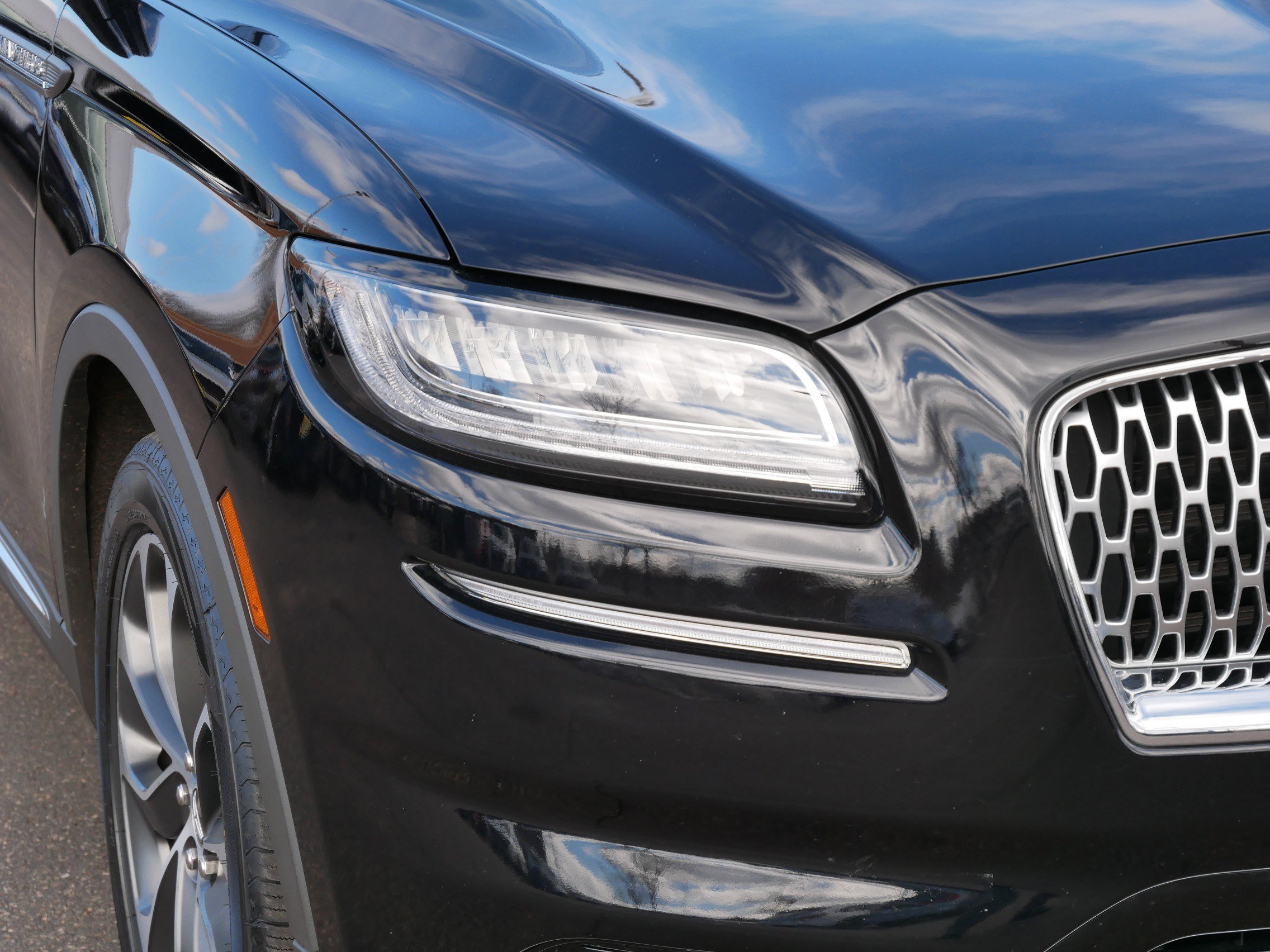 Used 2022 Lincoln Nautilus Reserve image 16