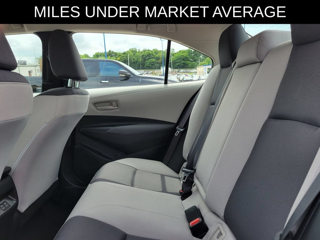 Used 2025 Toyota Corolla LE FWD image 11