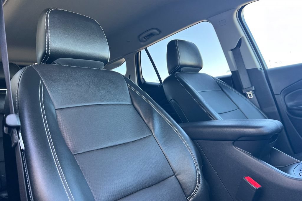 Used 2023 GMC Terrain SLT FWD image 19
