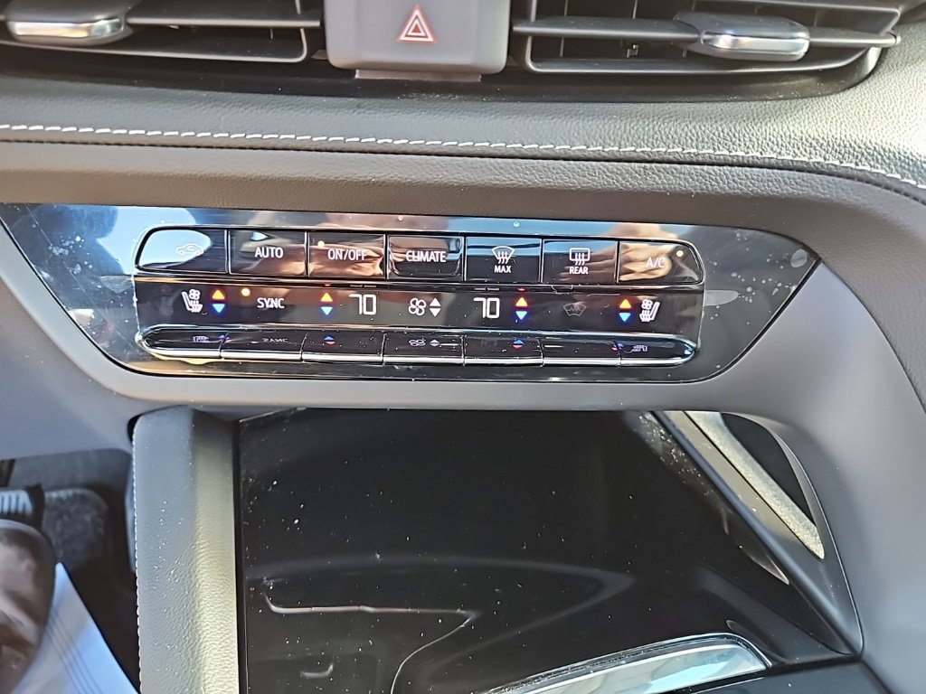 Used 2023 Buick Envision Avenir image 20