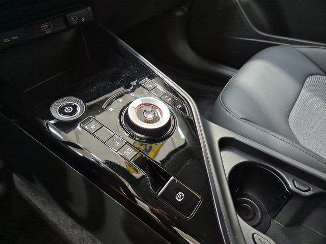 Certified 2024 Kia Niro Wind w/ Wind Preserve Package FWD image 24